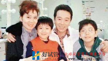 64歲張晨光曾連續四年,送謝美惠99朵玫瑰,為生子做試管嬰兒(圖9)