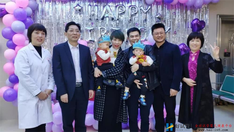 常德市婦幼保健院首例試管嬰兒雙胞胎寶寶“回娘家”過生日(圖3)