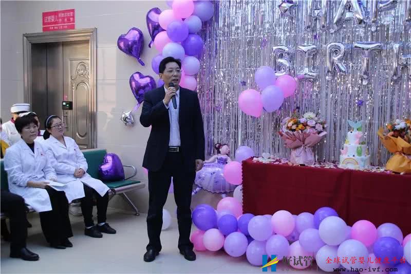 常德市婦幼保健院首例試管嬰兒雙胞胎寶寶“回娘家”過生日(圖2)
