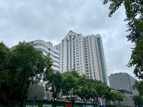 南京大學醫學院附屬鼓樓醫院.jpg